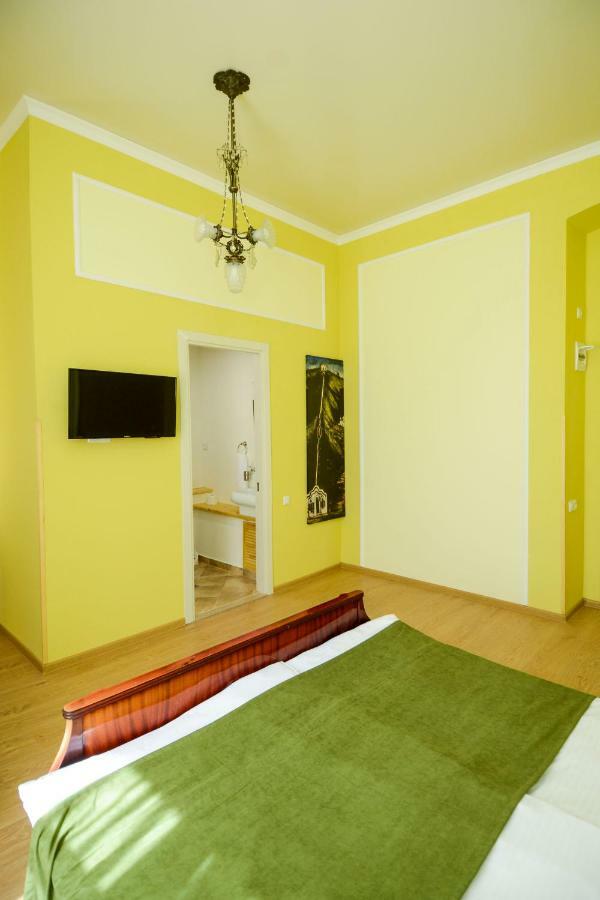 Iveria Aparthotel Tbilisi ภายนอก รูปภาพ