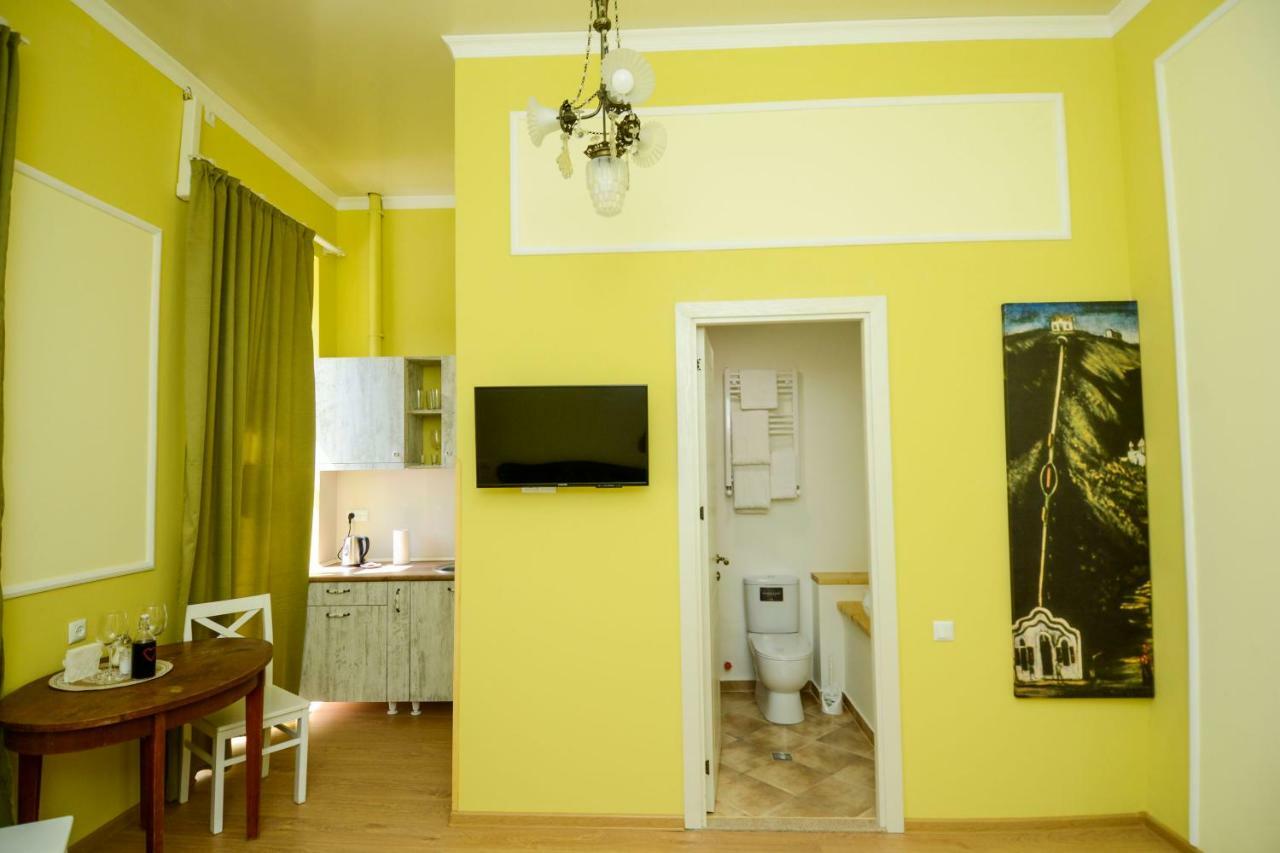 Iveria Aparthotel Tbilisi ภายนอก รูปภาพ